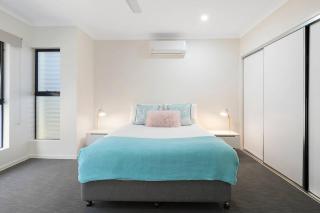 DAYDREAMING Airlie Beach, Water views & only 200m to boardwalk. - Cannonvale - 3
