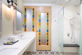 Treasures Hotel and Suites - 2