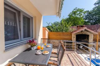 Dalmatian village charm - spacious villa with pool near Trogir - Primorski Dolac - 4