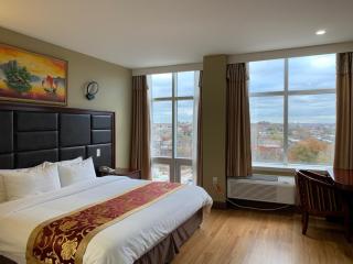 The Queens Hotel - 8