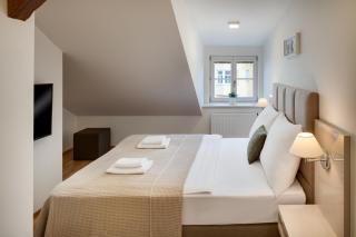 Louren Apartments - Prague - 7