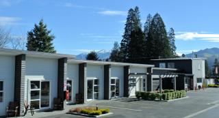 Oxford Village Motels - 6