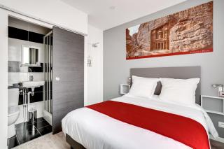 Paris Hotel - Clichy - 9