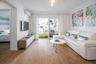 Flower Beach Suite 1 - 5