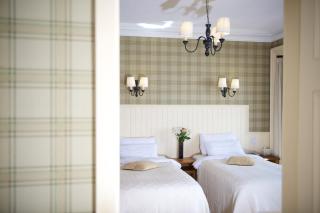 The Lodge on the Loch by OYO - Onich - 2