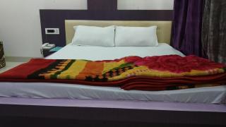 Hotel Nikunj - Ashta - 8