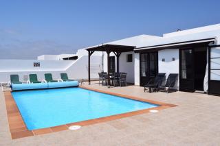 Villa Imogen with NEW HEATED SWIMMING POOL - Playa Blanca - 8