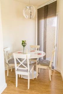 New Apartment Near the Beach & Train Station in Club Playa Flores - 4