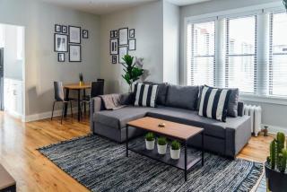 Convenient & Newly Decorated 1BR Apartment - Roscoe 1D - Chicago - 0