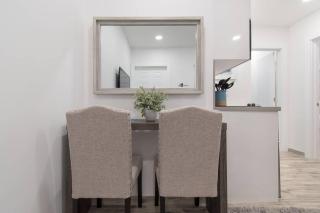 Modern 1BR w Parking Space & Walk to the Beach #2 - Hollywood - 1