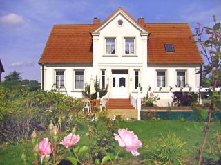 Ferienhaus für 8 Personen mit Kamin & Terrasse - Boltenhagen - 8
