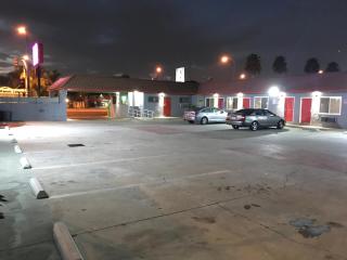 Rocky Inn Motel - 6