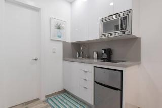 Renovated studio w ocean views boardwalk steps - 1