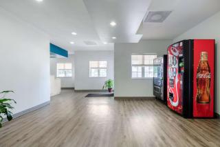 Suburban Studios Birmingham Homewood I-65 - 8