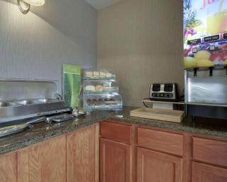 Quality Inn & Suites Clarksville - 2