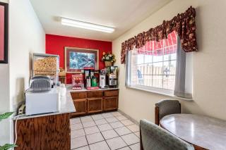 Econo Lodge & Suites Brinkley - Brinkley - 7