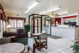Econo Lodge & Suites Brinkley - Brinkley - 4