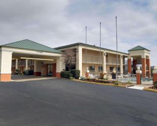 Quality Inn & Suites Clarksville - Clarksville - 0