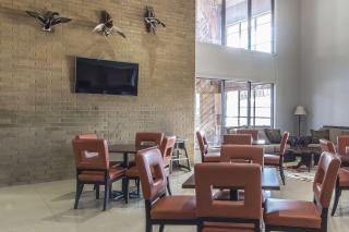 Quality Inn & Suites Stuttgart North - 2