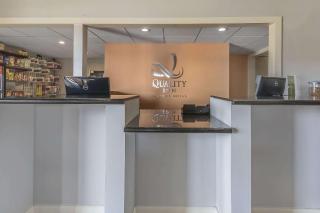 Quality Inn & Suites Stuttgart North - 4