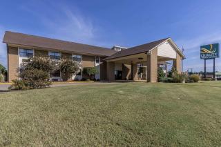 Quality Inn & Suites Stuttgart North - 9