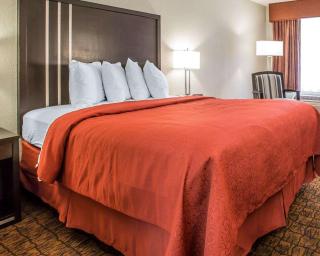 Quality Inn & Suites Woodland - Sacramento Airport - Woodland - 3