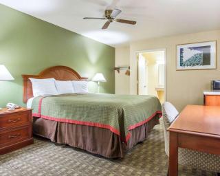 Rodeway Inn Delano - 2