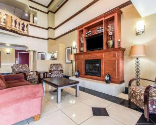 Comfort Suites Bakersfield - Bakersfield - 7