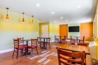 Rodeway Inn Wine Country - Rohnert Park - 2