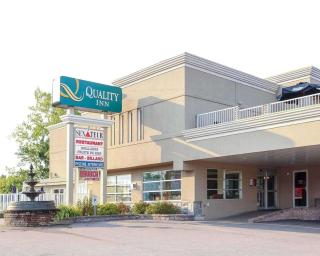 Quality Inn Mont-Laurier - Mont-Laurier - 0