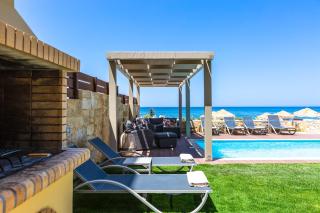 Espera Luxury Beach Front Residence with Pool & BBQ, By ThinkVilla - 4