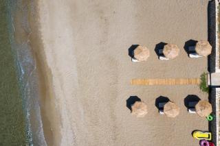 Espera Beachfront Residence, Newly Renewed with Pool & BBQ, By ThinkVilla - 7