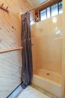 Lazy Acre Log Cabins - 8