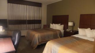 Comfort Inn & Suites - 2