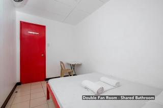Stay Malate (Wanderers Guest House) - Manila - 4