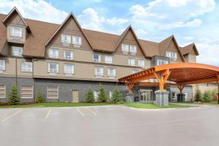 Super 8 by Wyndham Canmore - 9