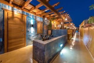 10GR Boutique Hotel & Wine Bar - 9