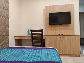 Treebo Sai Village Gold Souk - Sec 43 - Gurgaon - 9