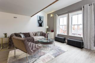 The Penthouse, Opposite Sale Metrolink, Includes Free Parking - Sale - 6