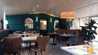 Logis Hotel Le Chêne Vert - Bollène - 1