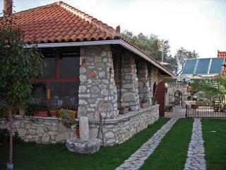 Dogis Retreat - Ayia Evfimia - 1