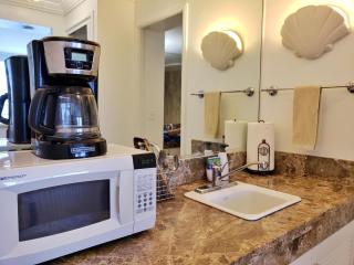 Vacation Rental Studios at Royal Garden Waikiki - 3