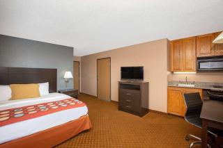 AmericInn by Wyndham Coralville - Coralville - 2