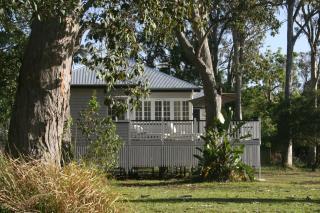 Lake Weyba Noosa Lodge & Kangaroos - Peregian Beach - 3