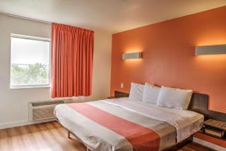 Motel 6-Dallas, TX - Northwest - 6