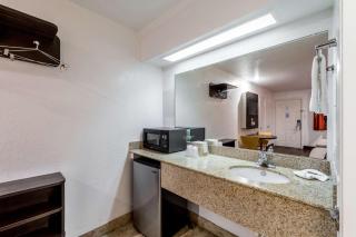Motel 6 San Antonio, TX - Frost Bank Center - San Antonio - 6