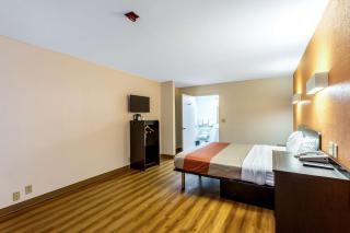 Motel 6-San Antonio, TX - South WW White Rd - San Antonio - 7