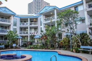 Surfers Beach Holiday Apartments - 4