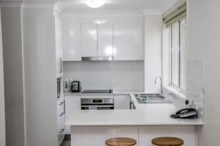 Surfers Beach Holiday Apartments - 3