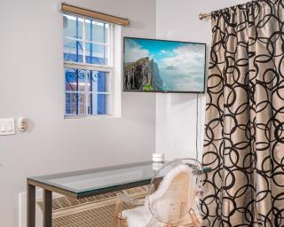 Stylish Guesthouse in the Heart of Hollywood with Free Parking - Los Angeles - 7